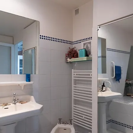Apartment Spacious Love Nest Located In 6th